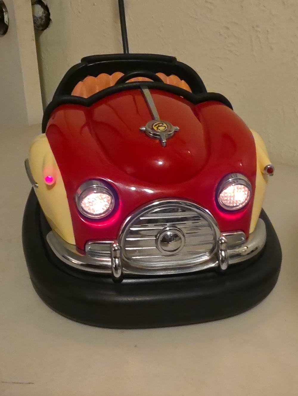 Bumper Model 543.213 Retro Radio-Controlled Bumper Car No Sound On Radio
